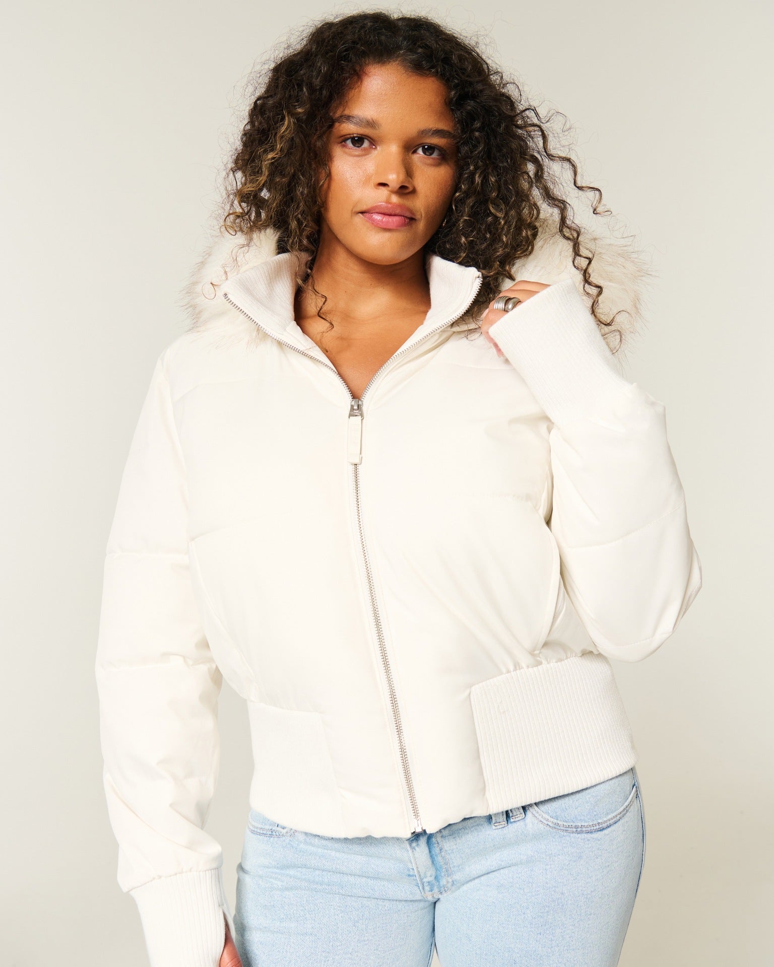 Mujer Corto Acolchado Hooded Chaqueta con Faux Fur Trim