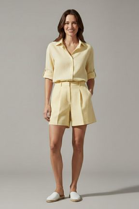 Mujer Two-Piece conjunto con botón Camisa y Wide Shorts